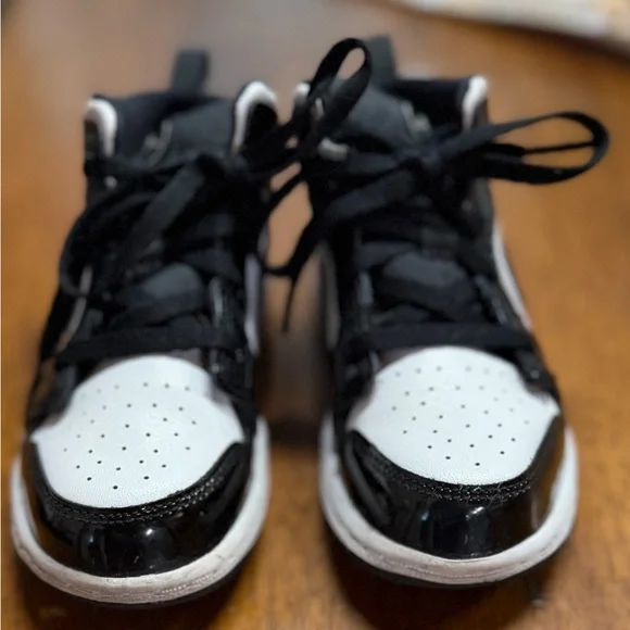 Nike Kids Black and White High-Top Sneakers - Picture 4 of 7